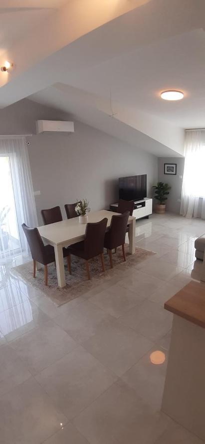 Valdebek With Pool Apartma